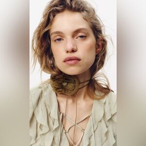 🔥🔥Zara velvet choker with raised tulle flower